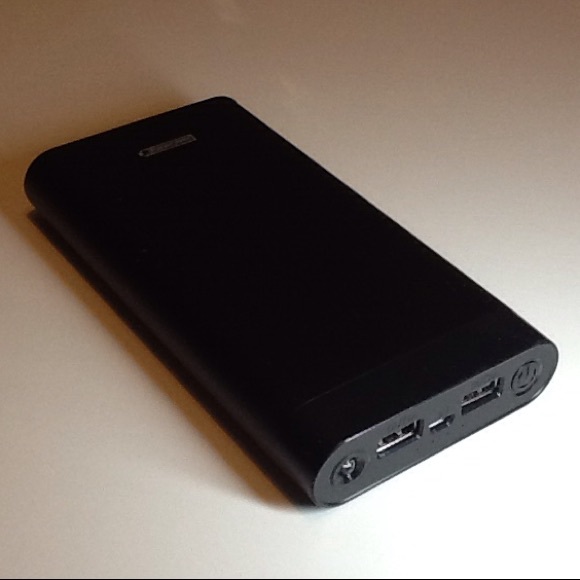 InstaCHARGE Dual USB Power Bank Battery charger - Picture 2 of 6